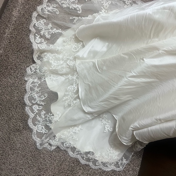 Jasmine Asymmetrical White wedding dress - Picture 12 of 12